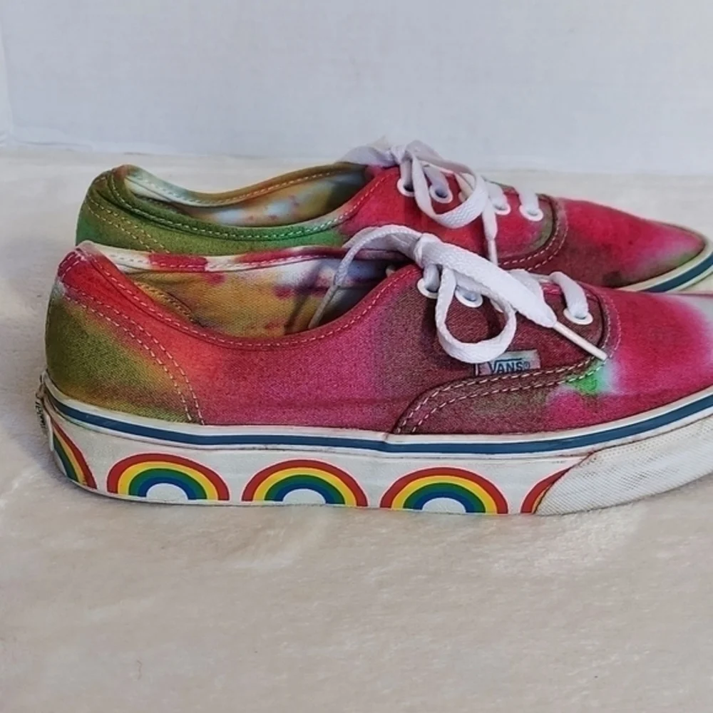 Vans  Red Green‎ Yellow Tie-Dye Rainbow Motif Decorates around the rim Sneakers